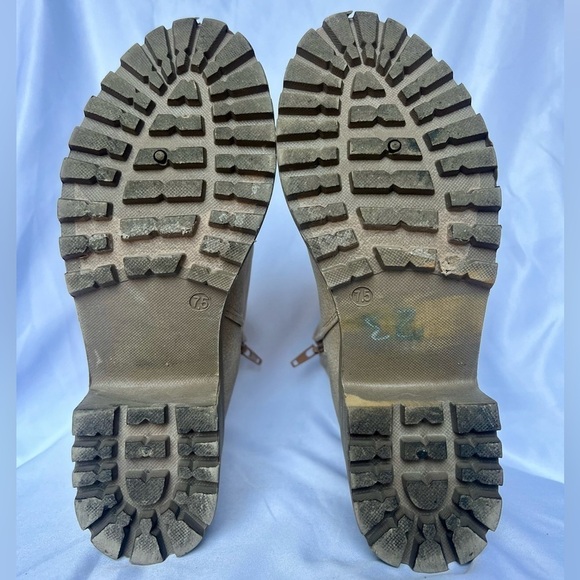 Dirty Laundry Tan Chunky Lug Ankle Boots - Picture 9 of 12